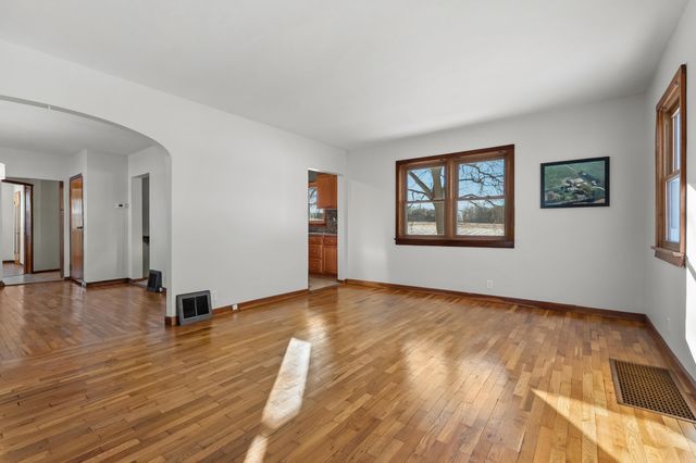 9481 W Pine Lake Road, Prairieville Twp, MI 49046