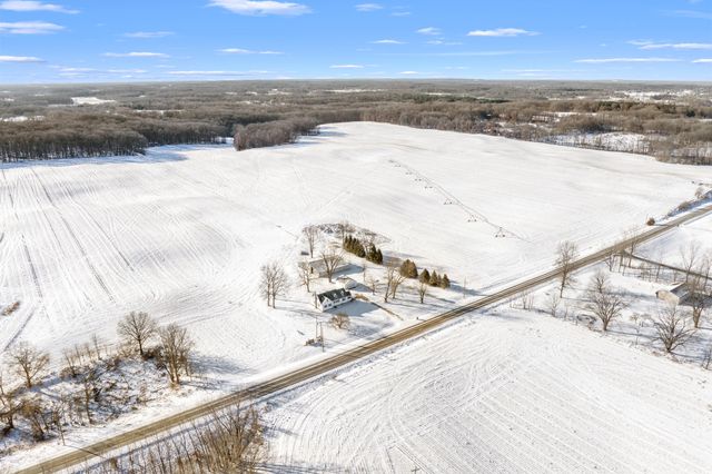 9481 W Pine Lake Road, Prairieville Twp, MI 49046