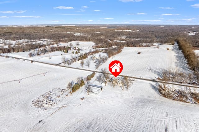 9481 W Pine Lake Road, Prairieville Twp, MI 49046