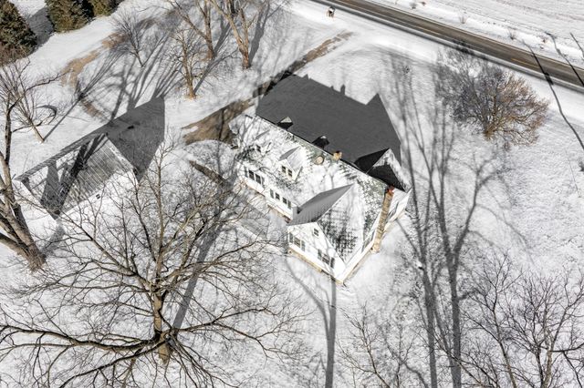 9481 W Pine Lake Road, Prairieville Twp, MI 49046