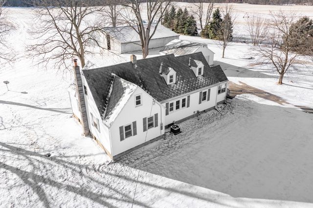 9481 W Pine Lake Road, Prairieville Twp, MI 49046