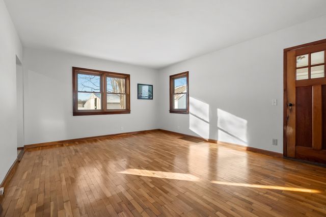 9481 W Pine Lake Road, Prairieville Twp, MI 49046