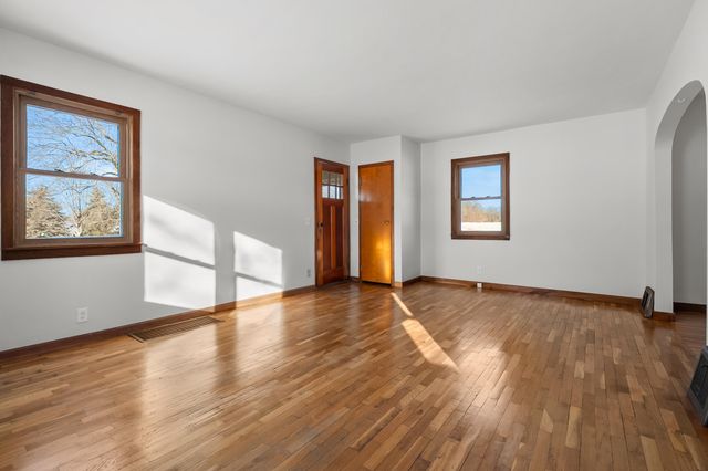 9481 W Pine Lake Road, Prairieville Twp, MI 49046