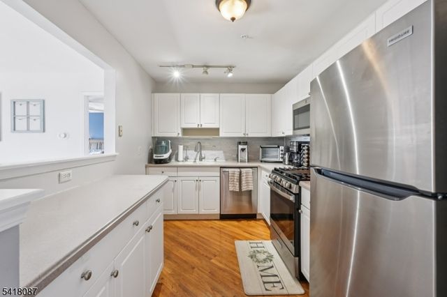 1636 King Ct, Green Brook Twp., NJ 08812