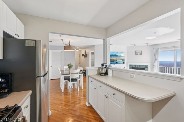 1636 King Ct, Green Brook Twp., NJ 08812