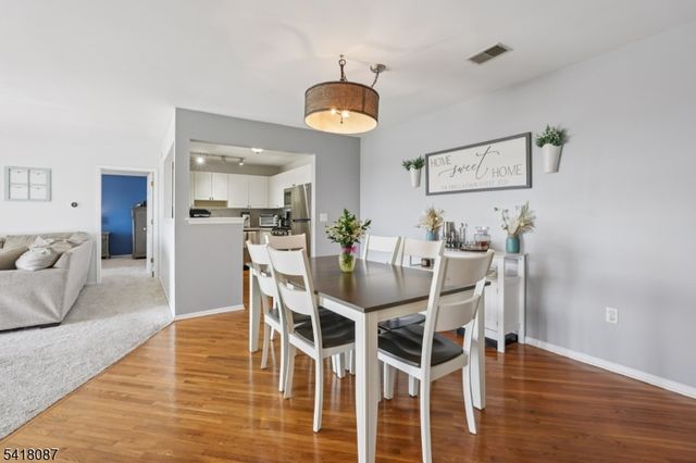 1636 King Ct, Green Brook Twp., NJ 08812