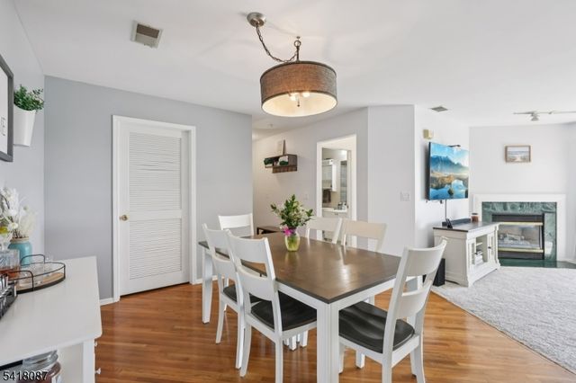 1636 King Ct, Green Brook Twp., NJ 08812