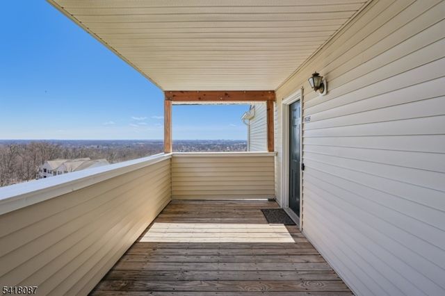 1636 King Ct, Green Brook Twp., NJ 08812