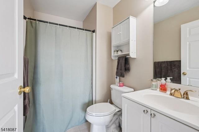 1636 King Ct, Green Brook Twp., NJ 08812