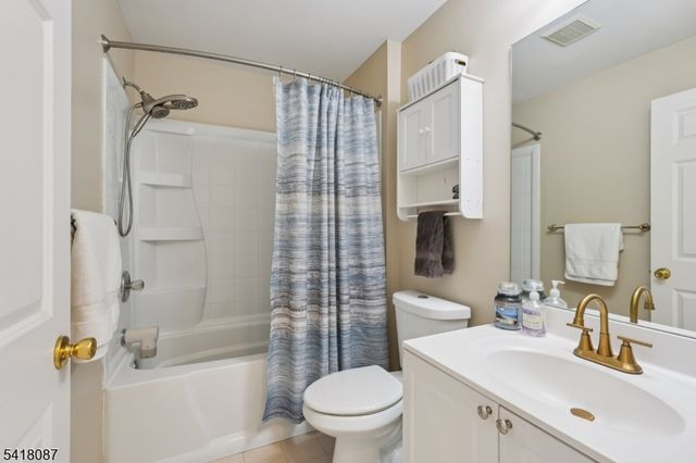 1636 King Ct, Green Brook Twp., NJ 08812