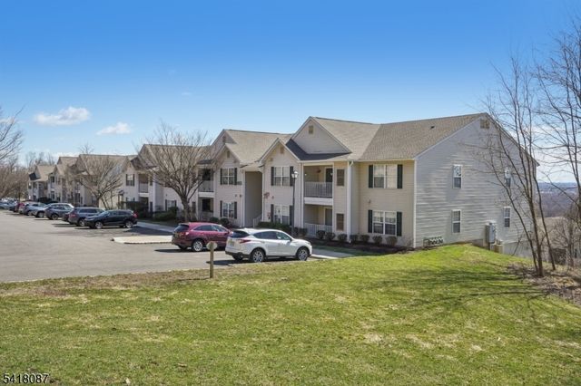 1636 King Ct, Green Brook Twp., NJ 08812
