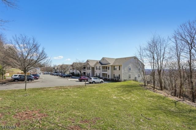 1636 King Ct, Green Brook Twp., NJ 08812