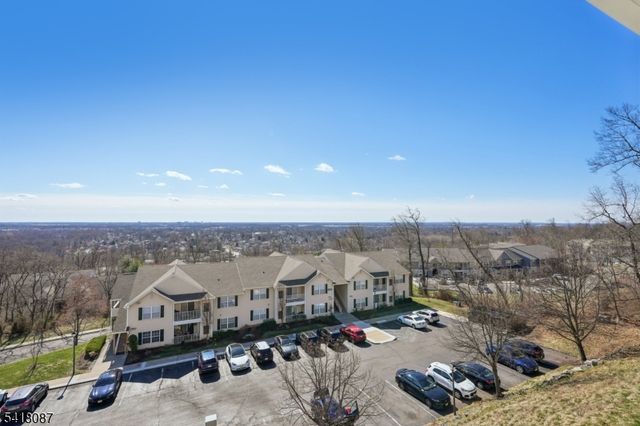 1636 King Ct, Green Brook Twp., NJ 08812