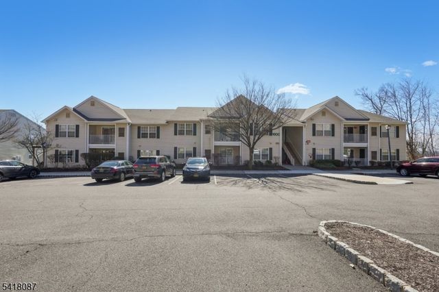 1636 King Ct, Green Brook Twp., NJ 08812