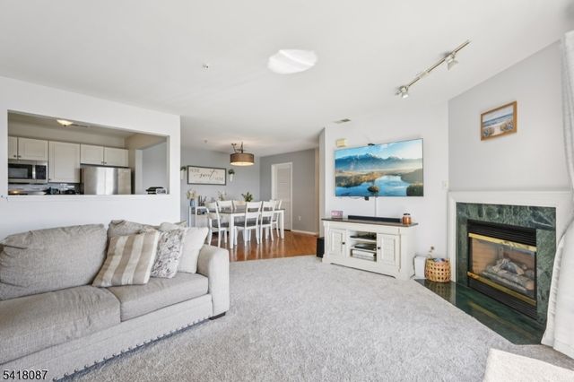 1636 King Ct, Green Brook Twp., NJ 08812