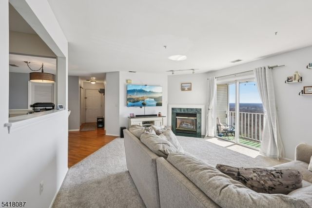 1636 King Ct, Green Brook Twp., NJ 08812