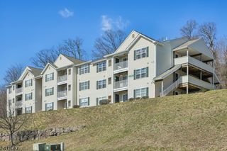 1636 King Ct, Green Brook Twp., NJ 08812