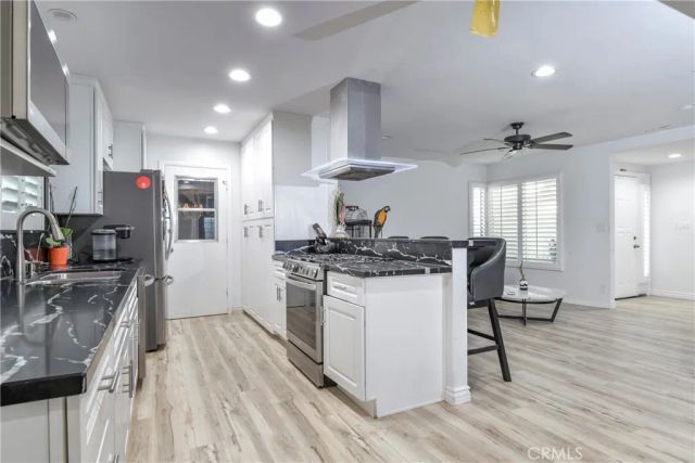 18915 Cantara Street, Reseda, CA 91335