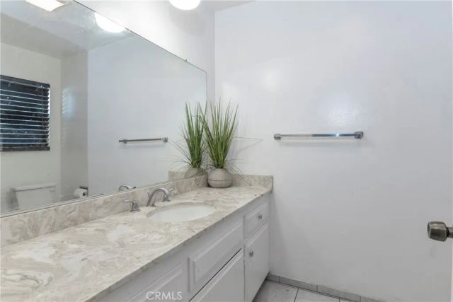 18915 Cantara Street, Reseda, CA 91335