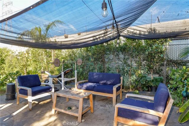 18915 Cantara Street, Reseda, CA 91335