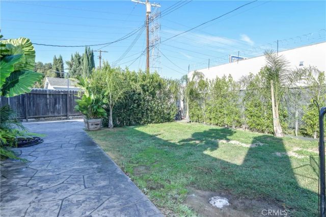 18915 Cantara Street, Reseda, CA 91335