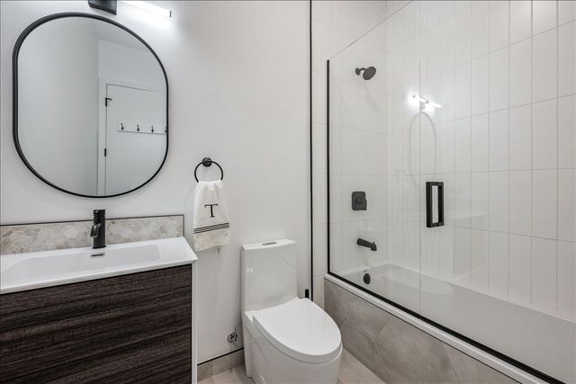 504 N Leavitt Street 302, Chicago, IL 60612