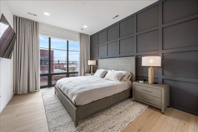 504 N Leavitt Street 302, Chicago, IL 60612