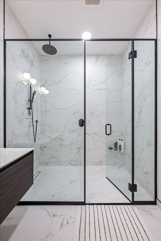 504 N Leavitt Street 302, Chicago, IL 60612