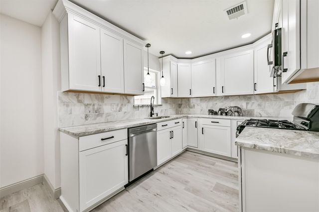 2005 Cheryl Drive, Pearland, TX 77581