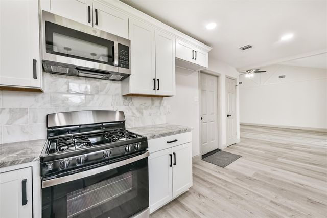 2005 Cheryl Drive, Pearland, TX 77581
