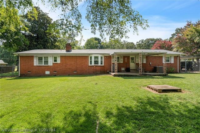 1609 Burnham Road, Fort Smith, AR 72903