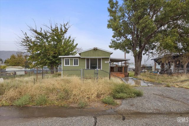 1913 Chain Avenue, Lake Isabella, CA 93240