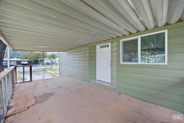 1913 Chain Avenue, Lake Isabella, CA 93240