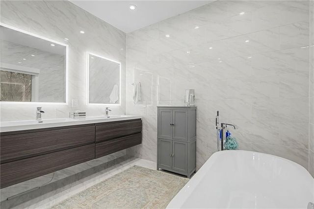 3317 Buckhead Forest NE Mews, Atlanta, GA 30305