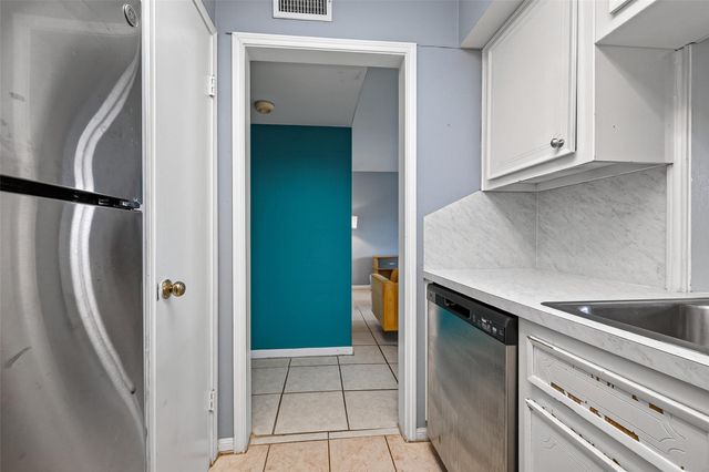 6470 Bayou Glen Road 6470, Houston, TX 77057