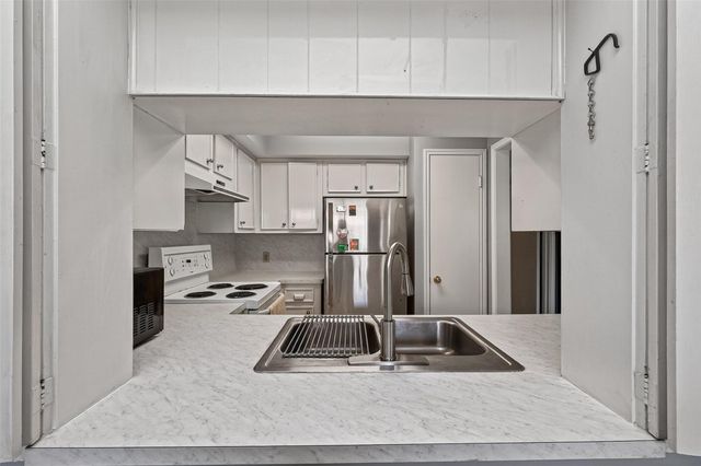 6470 Bayou Glen Road 6470, Houston, TX 77057