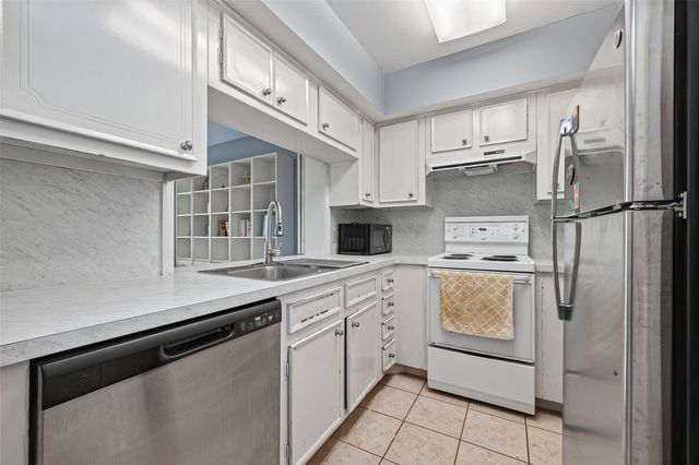 6470 Bayou Glen Road 6470, Houston, TX 77057