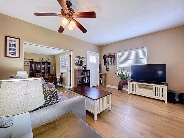 4042 ARKANSAS AVENUE NE, St Petersburg, FL 33703