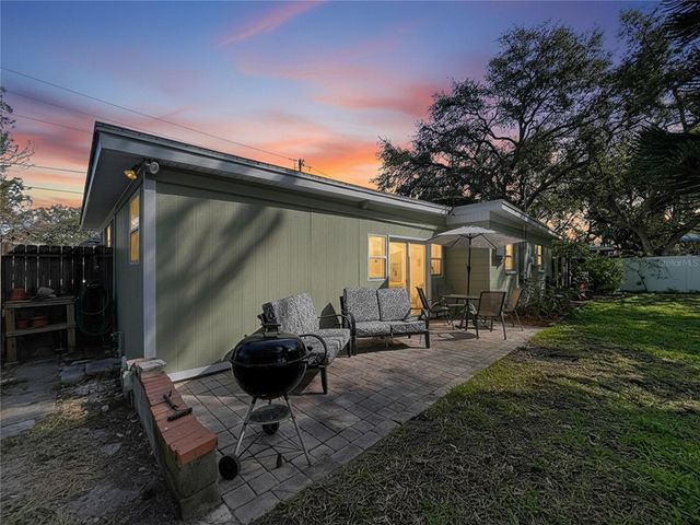 4042 ARKANSAS AVENUE NE, St Petersburg, FL 33703