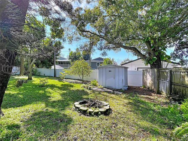 4042 ARKANSAS AVENUE NE, St Petersburg, FL 33703