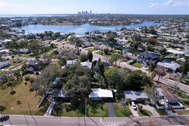 4042 ARKANSAS AVENUE NE, St Petersburg, FL 33703