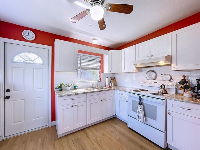 4042 ARKANSAS AVENUE NE, St Petersburg, FL 33703