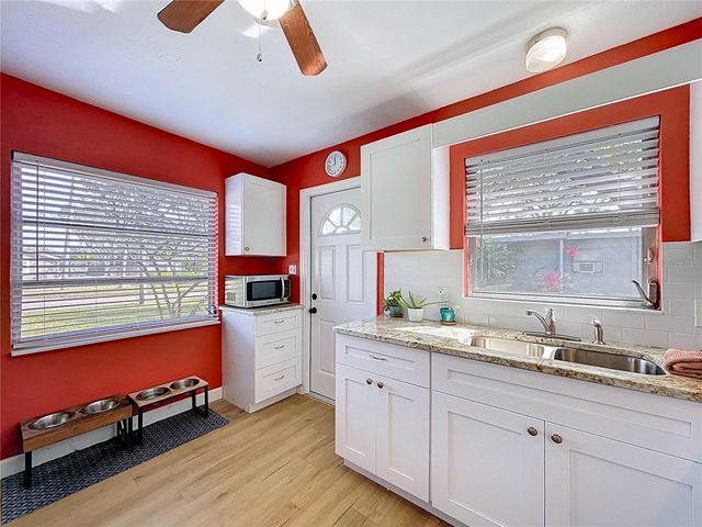 4042 ARKANSAS AVENUE NE, St Petersburg, FL 33703