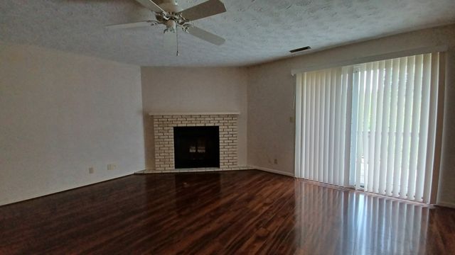 814 13th Avenue N 1-C, Clinton, IA 52732