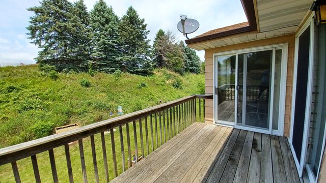 814 13th Avenue N 1-C, Clinton, IA 52732