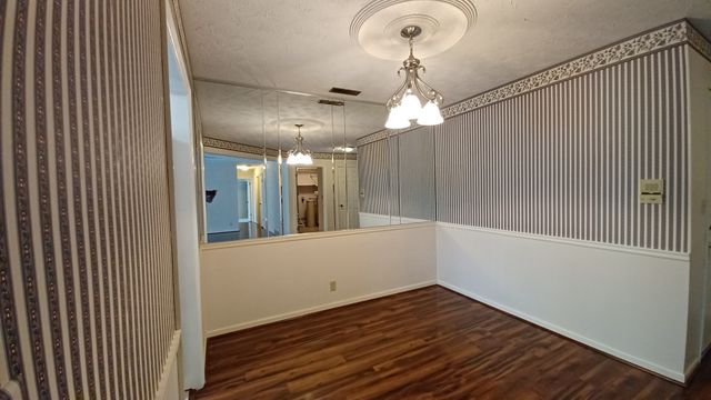 814 13th Avenue N 1-C, Clinton, IA 52732