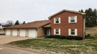 814 13th Avenue N 1-C, Clinton, IA 52732