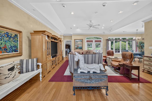 3802 Cagney Ln., Myrtle Beach, SC 29577