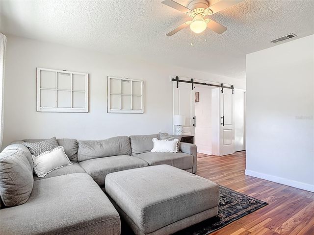 624 W NEW YORK AVENUE, Lake Helen, FL 32744