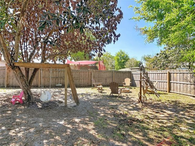 624 W NEW YORK AVENUE, Lake Helen, FL 32744